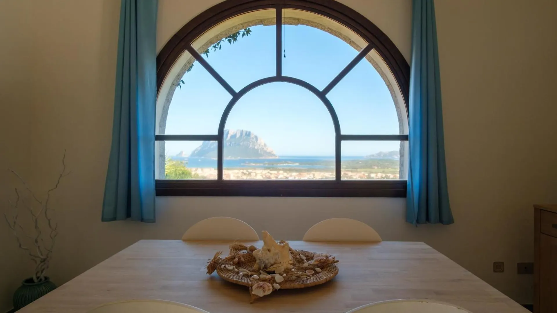 Incantevole VillettaCon Giardino E Vista Mare Porto San Paolo  Holiday home